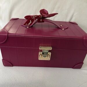 Victoria’s Secret Jewelry/All Purpose Box W/Mirror,New